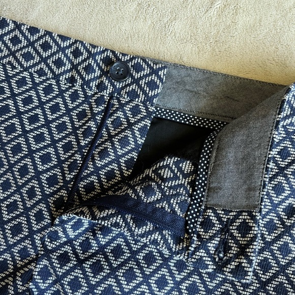 Banana Republic Hampton Fit Shorts - Picture 4 of 11